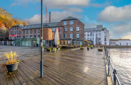 Bergen City Centre Apartamento | Modern Apartment in 1840-Building at Nordnes
