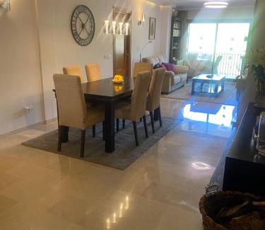 Benahavis Apartamento | Modern Apartment in Benahavis Village Centre with Underground Parking