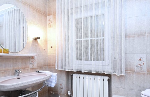 Roehrnbach Apartamento | Apartamento moderno en Goggersreut con terraza