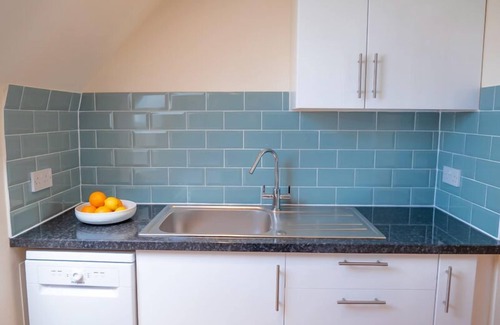 St Sampsons Apartamento | Modern apartment in picturesque north Guernsey, by beautiful bay and Vale Castle