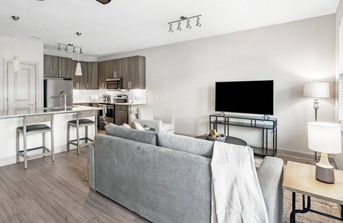 La Porte Apartamento | Modern Apartment in Prime Location (ID7956X19)