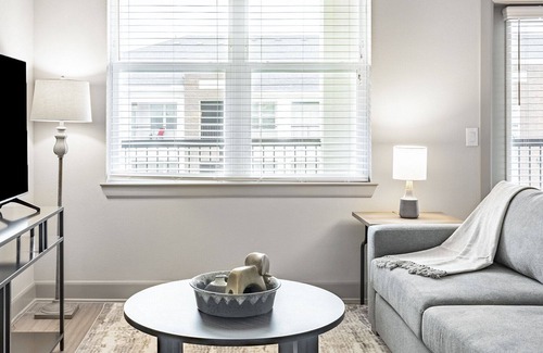 La Porte Apartamento | Modern Apartment in Prime Location (ID7956X19)