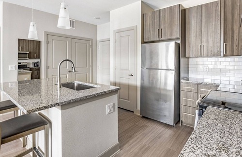 La Porte Apartamento | Modern Apartment in Prime Location (ID7956X19)
