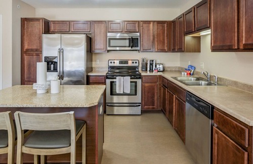 Papillion Apartamento | Modern Apartment in Prime Location (ID8073X25)