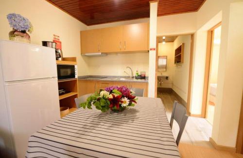 Campanario Apartamento | Modern apartment in Prazeres with shared pool, 150 m²