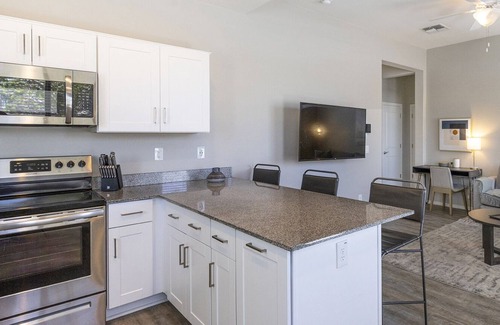Estrella Village Apartamento | Modern Apartment in Prime Location (ID7861X78)