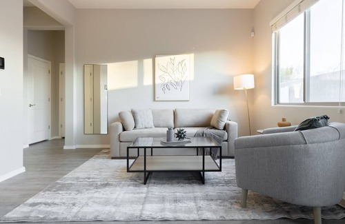 Estrella Village Apartamento | Modern Apartment in Prime Location (ID8264X85)