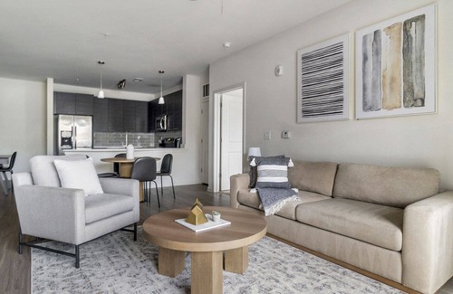 Crabtree Apartamento | Modern Apartment in Prime Location (ID1215X371)