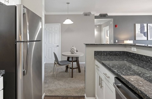 Rocklin Apartamento | Modern Apartment in Prime Location (ID9304X63)
