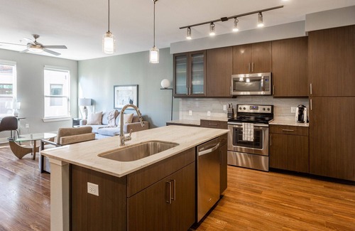 Mueller Apartamento | Modern Apartment in Prime Location (ID2297X47)