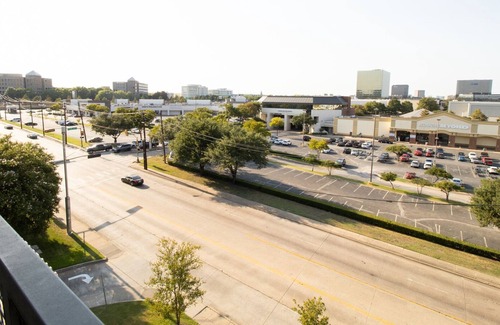 Vickery Meadow Apartamento | Modern Apartment in Prime Location (ID1949)