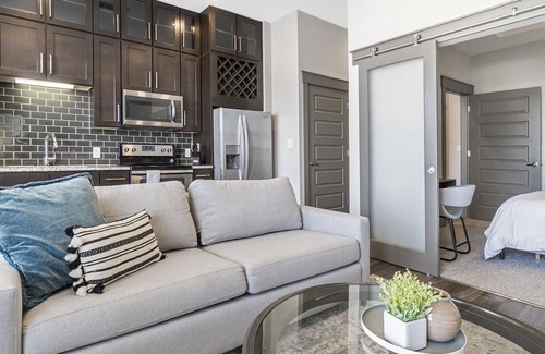 Vickery Meadow Apartamento | Modern Apartment in Prime Location (ID914)