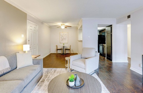 Vickery Meadow Apartamento | Modern Apartment in Prime Location (ID6721X00)