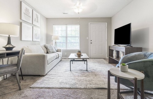 Durham Apartamento | Modern Apartment in Prime Location (ID8449X87)