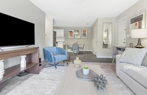 Durham Apartamento | Modern Apartment in Prime Location (ID8449X87)