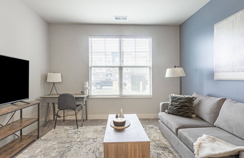 Toledo Apartamento | Modern Apartment in Prime Location (ID8146X6)