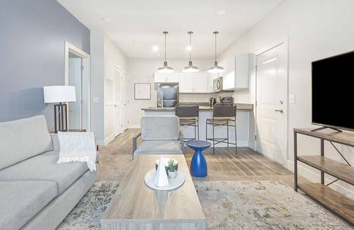 Toledo Apartamento | Modern Apartment in Prime Location (ID8146X6)