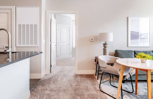 Toledo Apartamento | Modern Apartment in Prime Location (ID8148X1)