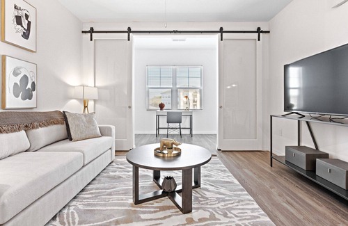 Riverview Apartamento | Modern Apartment in Prime Location (ID7943X51)