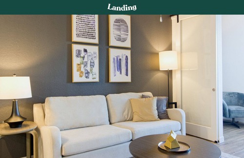 Riverview Apartamento | Modern Apartment in Prime Location (ID8141X02)