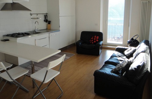 Colonno Apartamento | apartamento moderno en casa de piedra