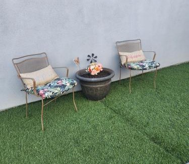 Mesa Apartamento | Modern Apartment in The Groves