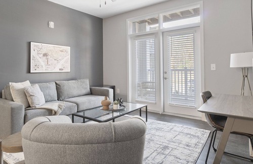 Chapel Hill Apartamento | Modern Apartment in Prime Location (ID1004X252)