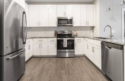 Chapel Hill Apartamento | Modern Apartment in Prime Location (ID1004X252)