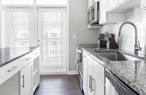 Chapel Hill Apartamento | Modern Apartment in Prime Location (ID1234X280)