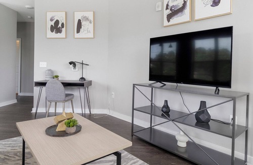 Chapel Hill Apartamento | Modern Apartment in Prime Location (ID9769X99)