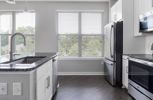 Chapel Hill Apartamento | Modern Apartment in Prime Location (ID9769X99)