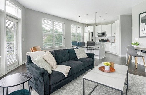 Chapel Hill Apartamento | Modern Apartment in Prime Location (ID9029X82)