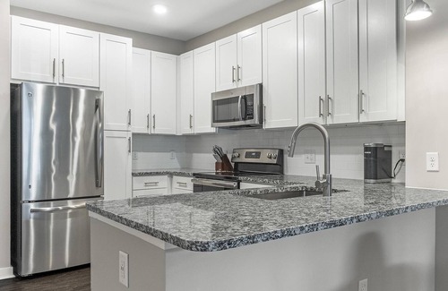 Chapel Hill Apartamento | Modern Apartment in Prime Location (ID1286X424)