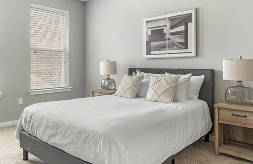 Chapel Hill Apartamento | Modern Apartment in Prime Location (ID1286X424)