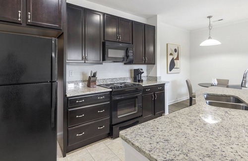 Chesapeake Apartamento | Modern Apartment in Prime Location (ID1380X852)