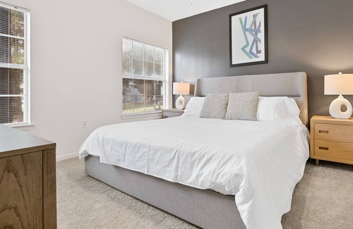 Jamestown Apartamento | Modern Apartment in Prime Location (ID8541X05)