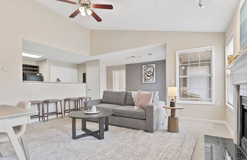 Jamestown Apartamento | Modern Apartment in Prime Location (ID8171X80)