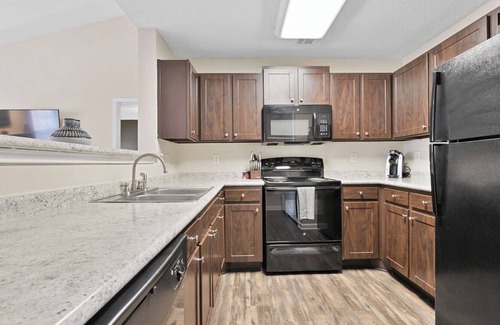 Jamestown Apartamento | Modern Apartment in Prime Location (ID8171X80)