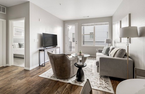 Louisville Apartamento | Modern Apartment in Prime Location (ID3151X13)