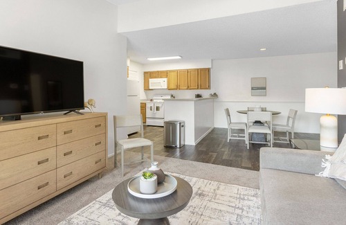 Plant City Apartamento | Modern Apartment in Prime Location (ID9478X34)