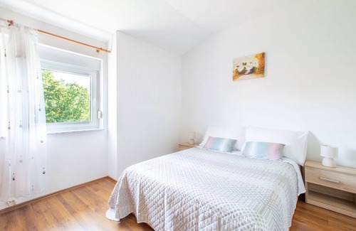Viskovo Apartamento | Apartamento moderno en Viškovo con balcón