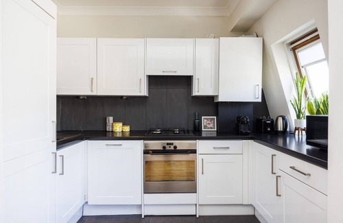 Addison Apartamento | Moderno apartamento en el oeste de Londres, cerca de las estaciones Hammersmith y Sheperds Bush.