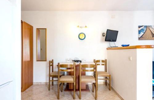 Zavala Apartamento | Modern apartment in Zavala, 50 m² with free parking.