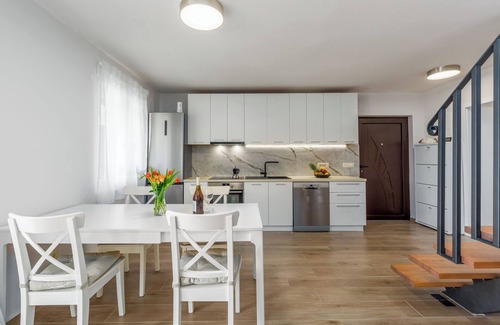 Brulo Apartamento | Modern apartment Luka Premium for 4 persons in Porec, only 700 m from the beach