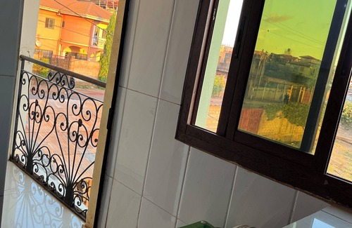 Yaounde Apartamento | Modern apartment Maetur Nkomo Yaoundé, surveillance camera, chic neighborhood