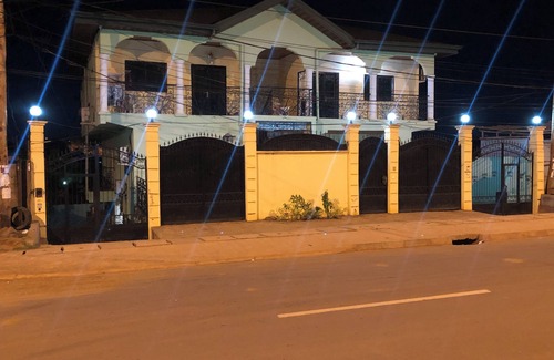 Yaounde Apartamento | Modern apartment Maetur Nkomo Yaoundé, surveillance camera, chic neighborhood