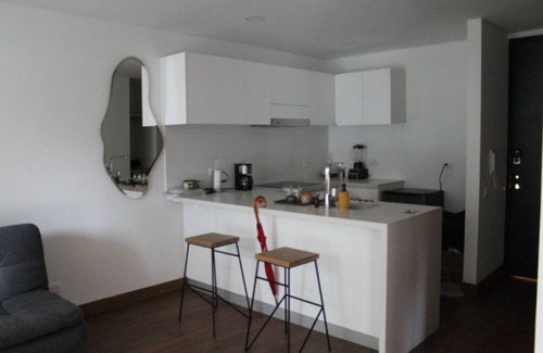 Financial District Apartamento | Modern apartment near downtown - close to all must visits!