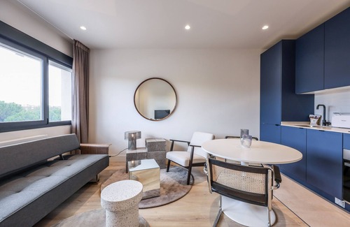 Puerta del Angel Apartamento | Moderno apartamento cerca del Palacio Real 10