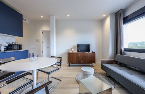 Puerta del Angel Apartamento | Moderno apartamento cerca del Palacio Real 10