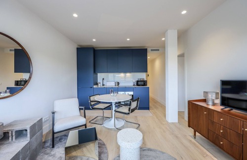 Puerta del Angel Apartamento | Moderno apartamento cerca del Palacio Real 10